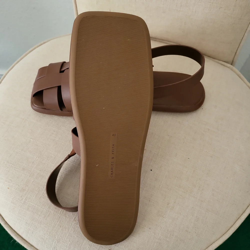 Sandals - Picture 4 of 4